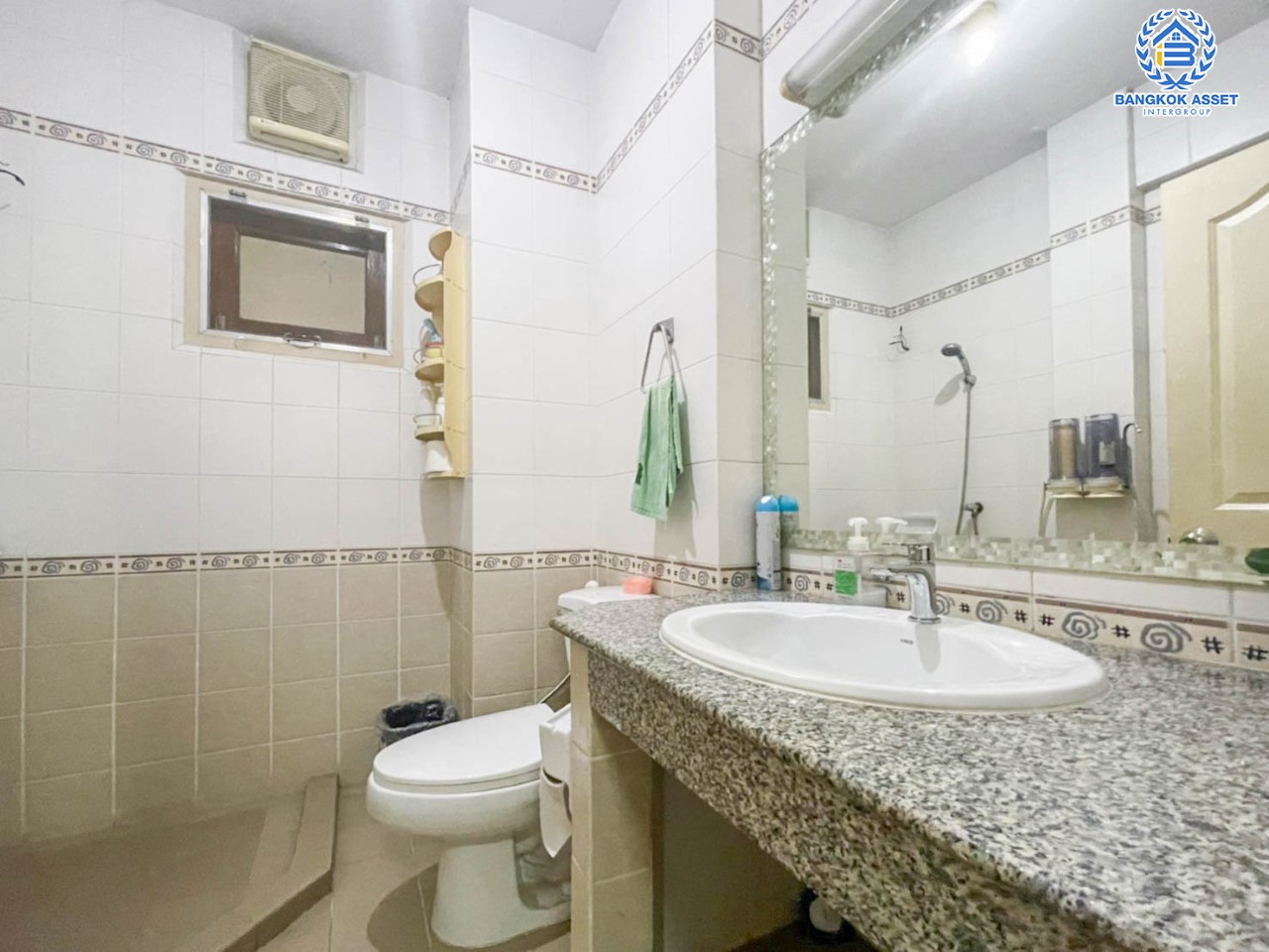 *****บ้านเดี่ยวมือสอง ซอยนาคนิวาส37 หลังใหญ่ เนื้อที่ 99 ตร.ว. ฟังก์ชัน 4 ห้องนอน 3 ห้องน้ำ 3 ที่จอดรถ บนทำเลใจกลางเมือง! เชื่อมต่อทั้ง ถ.ประเสริฐมนูญกิจ, ถ.ลาดพร้าว, ถ.รามอินทรา ใกล้ The Walk เกษตรนวมินทร์, ทางด่วน"ฉลองรัช"